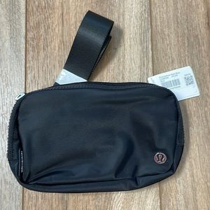 NWT Lululemon everywhere belt bag!